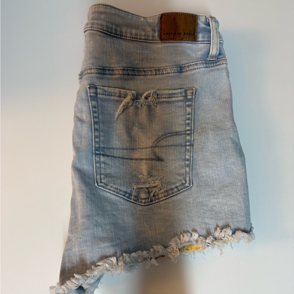 American Eagle Outfitters Floral Pocket Light Wash Shorts Size 10 - Picture 7 of 7